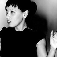 Pamelia Kurstin plays the theremin